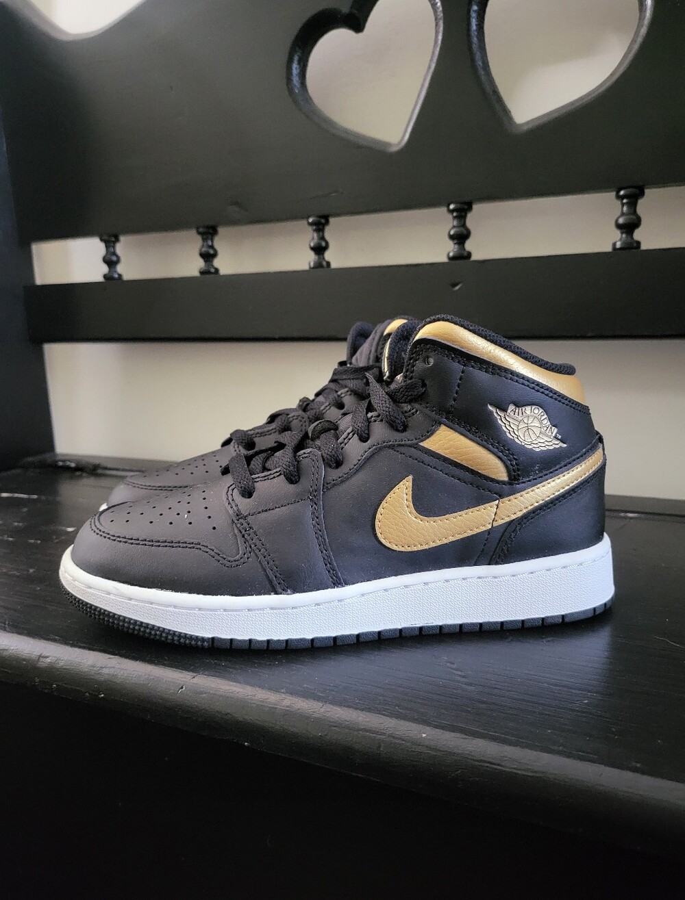 Brand New Air Jordan 1 Mid Shoes Black-Metallic Nike Black Gold High-Top Sneaker